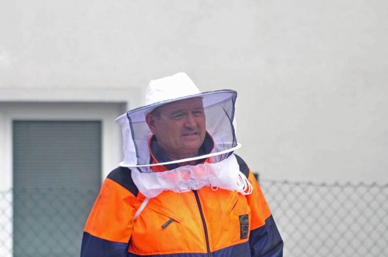 Ein Mitarbeiter des Grünflächenamtes der Stadt Bonn (Foto: Klaus Maresch)