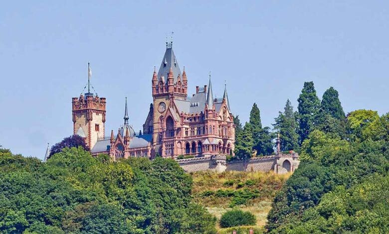Schloss Drachenburg von Bonn Mehlem aus gesehen (Foto: Dmitry Tonkonog und Ksenia Fedosova/Wikimedia)