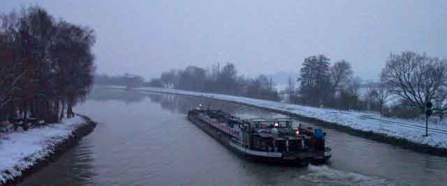 Der Dortmund-Ems-Kanal bei Lüdinghausen im Kreis Coesfeld. (Foto: Stahlkocher/Wikimedia)