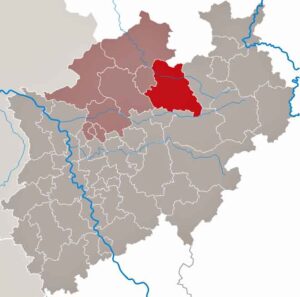 Im Kreis Warendorf und anderen Teilen von Nordrhein-Westfalen wird die asiatische Hornisse Vespa velutina nigrithorax früher oder später auftauchen. (Karte: TUBS/Wikimedia)