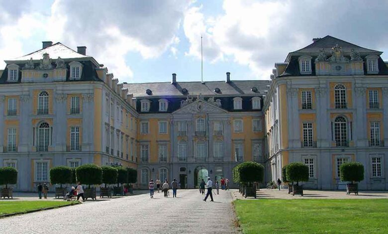 Schloss Augustusburg in der Stadt Brühl (Foto: Tohma (talk))